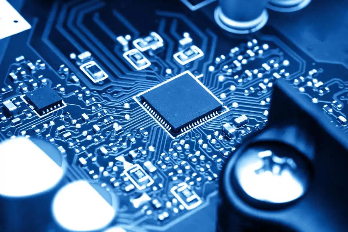 2025年全球电子信息产业发展研究报告——AI驱动增长、存储危机与格局重构